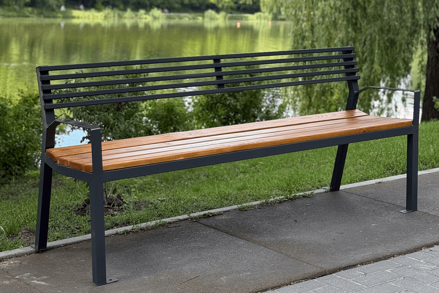Model: Contemporană
